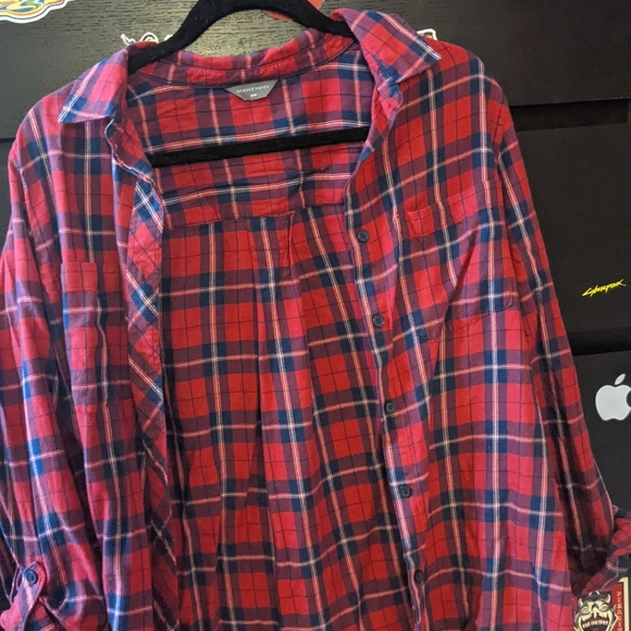 ✨2/$40✨ Denver Hayes longline plaid button up / flannel - Picture 1 of 3